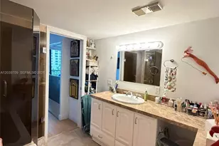 540 Brickell Key Dr, Miami, FL 33131 - Photo 15