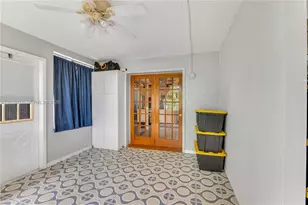 551 NW 99th Way, Pembroke Pines, FL 33024 - Photo 33