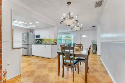 551 NW 99th Way, Pembroke Pines, FL 33024 - Photo 11