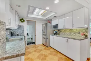 551 NW 99th Way, Pembroke Pines, FL 33024 - Photo 15