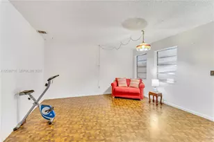 551 NW 99th Way, Pembroke Pines, FL 33024 - Photo 23