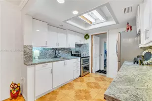 551 NW 99th Way, Pembroke Pines, FL 33024 - Photo 13