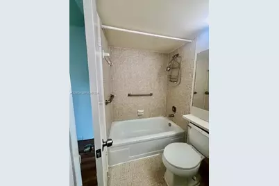 202 Mansfield #E, Boca Raton, FL 33434 - Photo 9