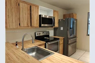 601 Ives Dairy Rd #101-8, Miami, FL 33179 - Photo 5