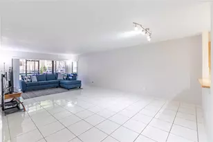 601 Ives Dairy Rd, Miami, FL 33179 - Photo 3