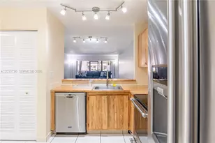 601 Ives Dairy Rd, Miami, FL 33179 - Photo 5