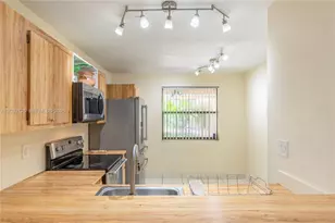 601 Ives Dairy Rd, Miami, FL 33179 - Photo 9