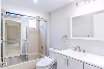 601 Ives Dairy Rd #101-8, Miami, FL 33179 - Photo 21