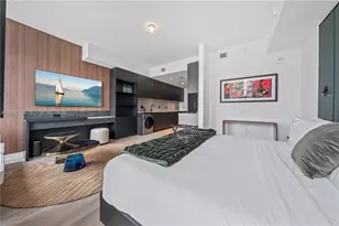 20 NE 11th St, Miami, FL 33132 - Photo 9