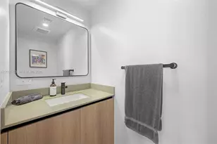 121 NE 5th St, Miami, FL 33132 - Photo 5
