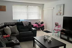 10135 NW 9th St Cir, Miami, FL 33172 - Photo 1