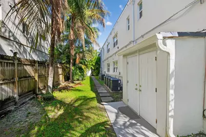 3676 Oak Ave #5, Miami, FL 33133 - Photo 17