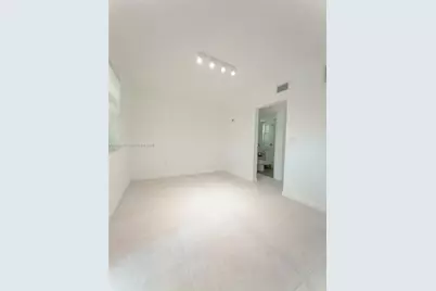 3676 Oak Ave #5, Miami, FL 33133 - Photo 11
