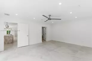 291 E Shore Dr E, Miami, FL 33133 - Photo 27
