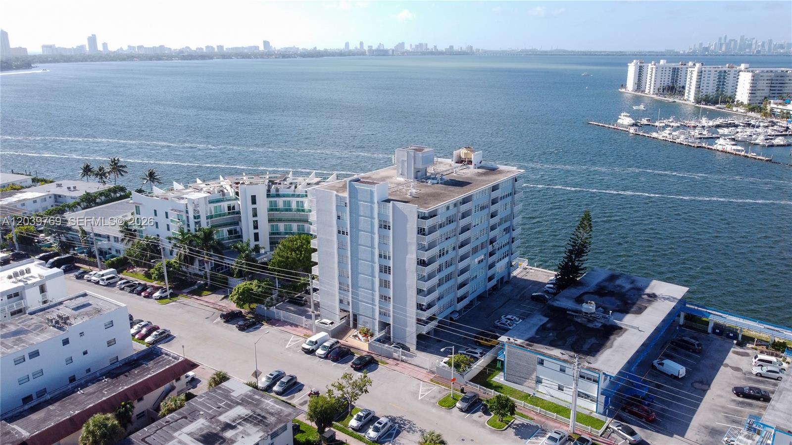 2016 Bay Dr #201