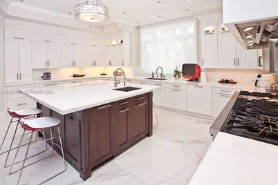 165 Paloma Dr, Coral Gables, FL 33143 - Photo 11