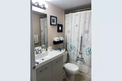 450 W Palm Cir W #301, Pembroke Pines, FL 33025 - Photo 11
