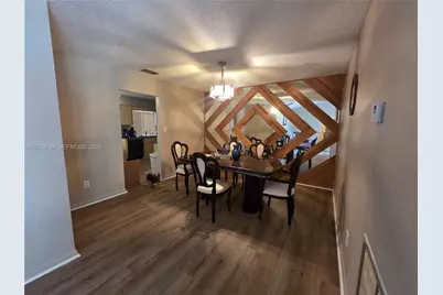 1327 NW 87th Ter, Coral Springs, FL 33071 - Photo 7