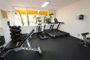 4550 NW 9th St, Miami, FL 33126 - Photo 23