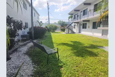 715 NE 2nd Ave #204, Fort Lauderdale, FL 33304 - Photo 3