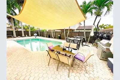 2105 NE 38th Rd, Homestead, FL 33033 - Photo 31