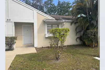 819 NE 214th Ln #1, Miami, FL 33179 - Photo 1