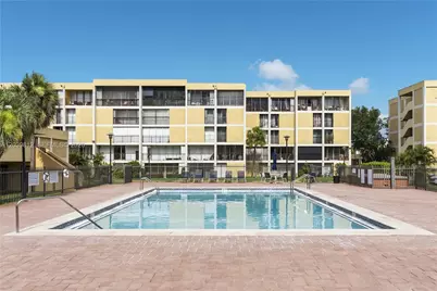 9180 Fontainebleau Blvd #103, Miami, FL 33172 - Photo 15