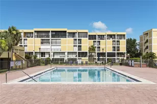 9180 Fontainebleau Blvd, Miami, FL 33172 - Photo 15