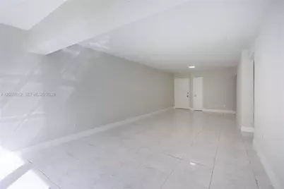 9180 Fontainebleau Blvd #103, Miami, FL 33172 - Photo 3