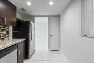 9180 Fontainebleau Blvd, Miami, FL 33172 - Photo 7