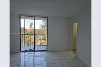 8635 NW 8th St #423, Miami, FL 33126 - Photo 5