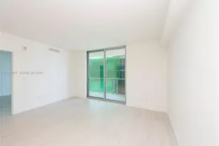 77 SE 5th St, Miami, FL 33131 - Photo 11