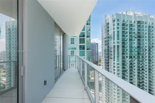 77 SE 5th St, Miami, FL 33131 - Photo 9