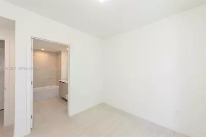 77 SE 5th St #3206, Miami, FL 33131 - Photo 21