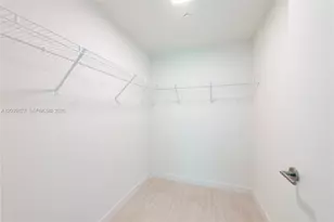 77 SE 5th St, Miami, FL 33131 - Photo 19