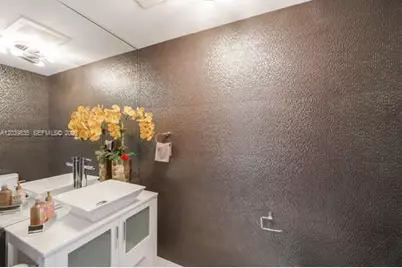92 SW 3rd St #5108, Miami, FL 33130 - Photo 9