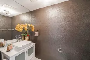 92 SW 3rd St, Miami, FL 33130 - Photo 9