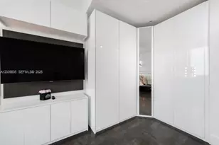 92 SW 3rd St, Miami, FL 33130 - Photo 5