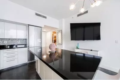 92 SW 3rd St #5108, Miami, FL 33130 - Photo 3