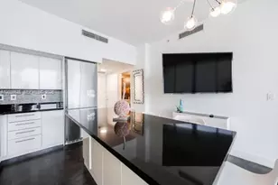 92 SW 3rd St, Miami, FL 33130 - Photo 3