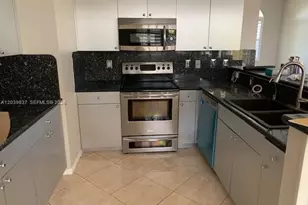 440 SE 23rd Ln, Homestead, FL 33033 - Photo 3