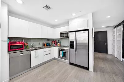 1050 Brickell Ave #420, Miami, FL 33131 - Photo 9
