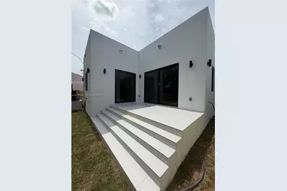 1860 NW 48th St, Miami, FL 33142 - Photo 11