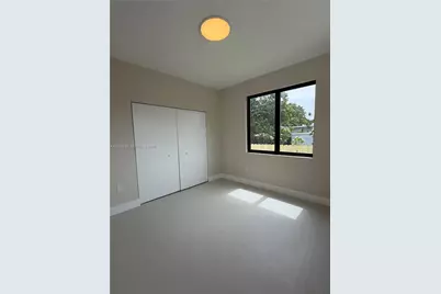 1860 NW 48th St, Miami, FL 33142 - Photo 33