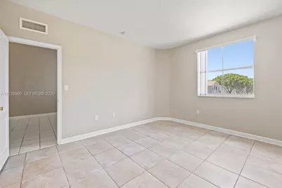 1692 SE 29th Ct #205, Homestead, FL 33035 - Photo 5