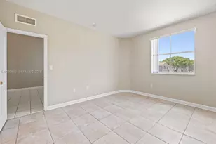 1692 SE 29th Ct, Homestead, FL 33035 - Photo 5