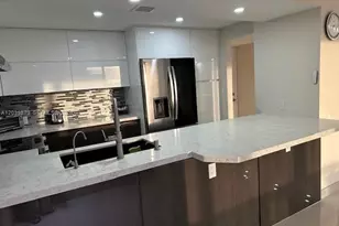 100 Bayview Dr, Sunny Isles Beach, FL 33160 - Photo 5