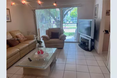 1100 SW 128th Ter #204U, Pembroke Pines, FL 33027 - Photo 17