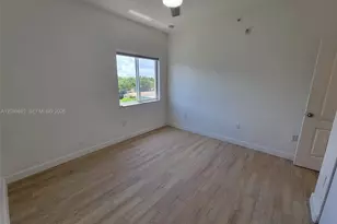 1300 NE 109th St, Miami, FL 33161 - Photo 9