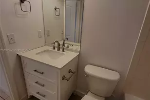 1300 NE 109th St, Miami, FL 33161 - Photo 15